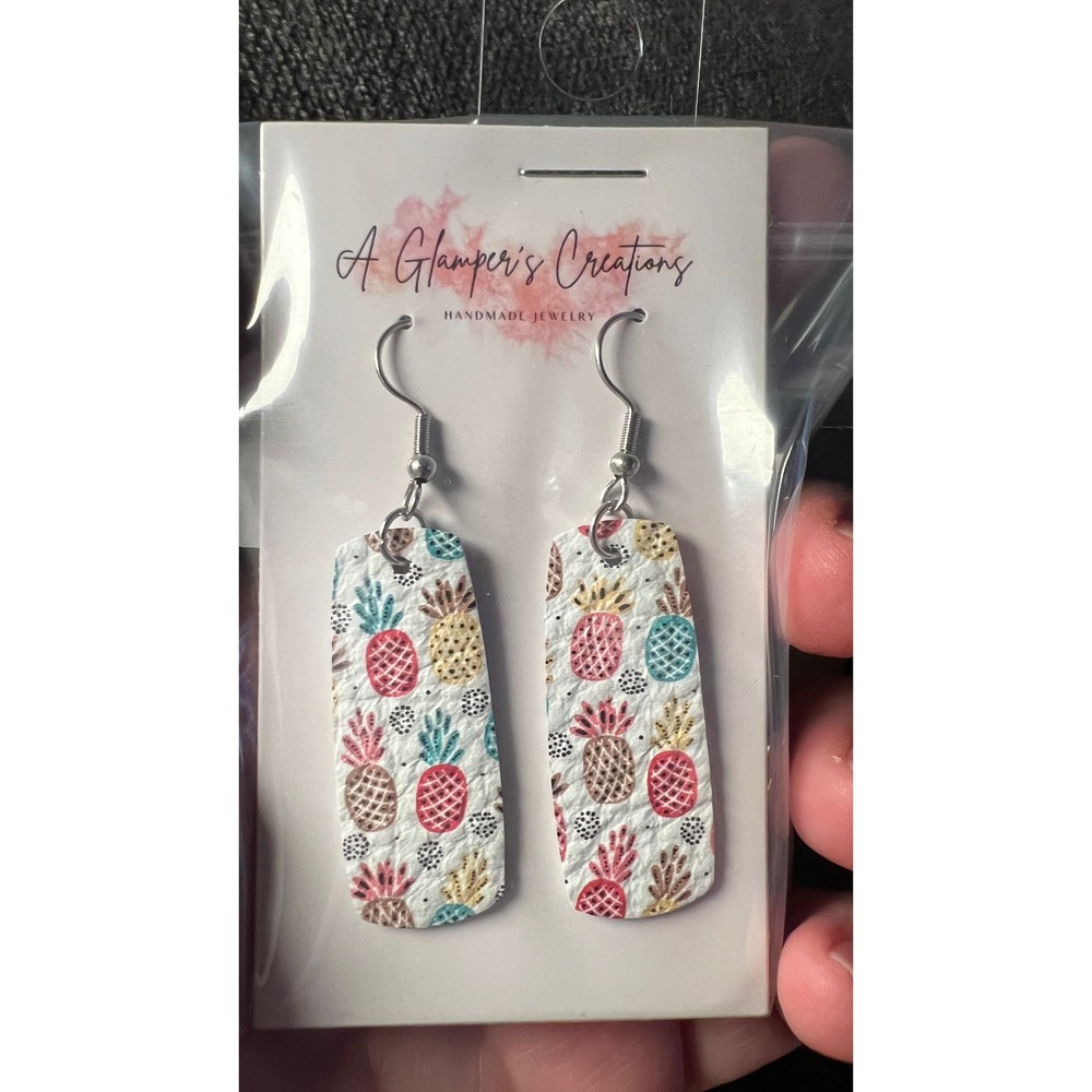 A‎ Glamper's Creations Earrings Womens White New Pineapple Leather Mini Bar